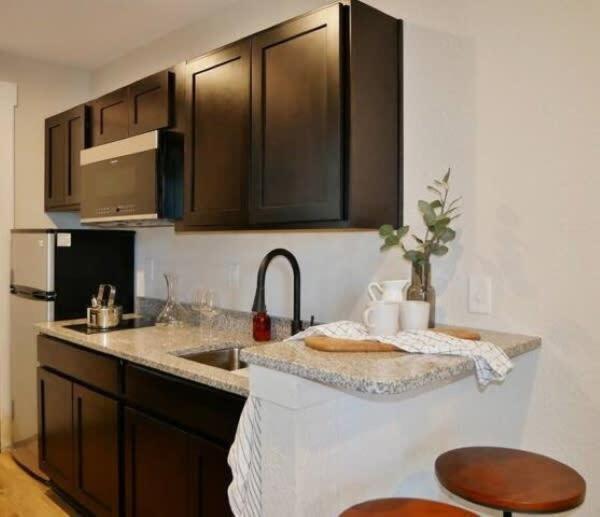 Hip Container Apt - 5 Min Walk To Tiaa Bank Jacksonville Ngoại thất bức ảnh