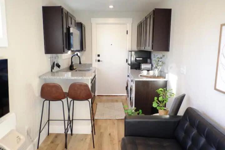 Hip Container Apt - 5 Min Walk To Tiaa Bank Jacksonville Ngoại thất bức ảnh